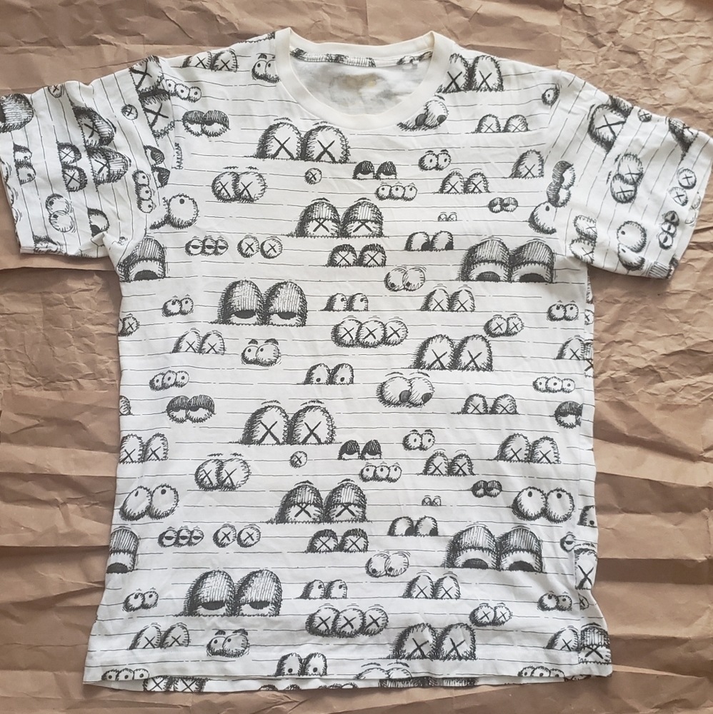 KAWS x Uniqlo All Over Eyes Tee Sz Medium